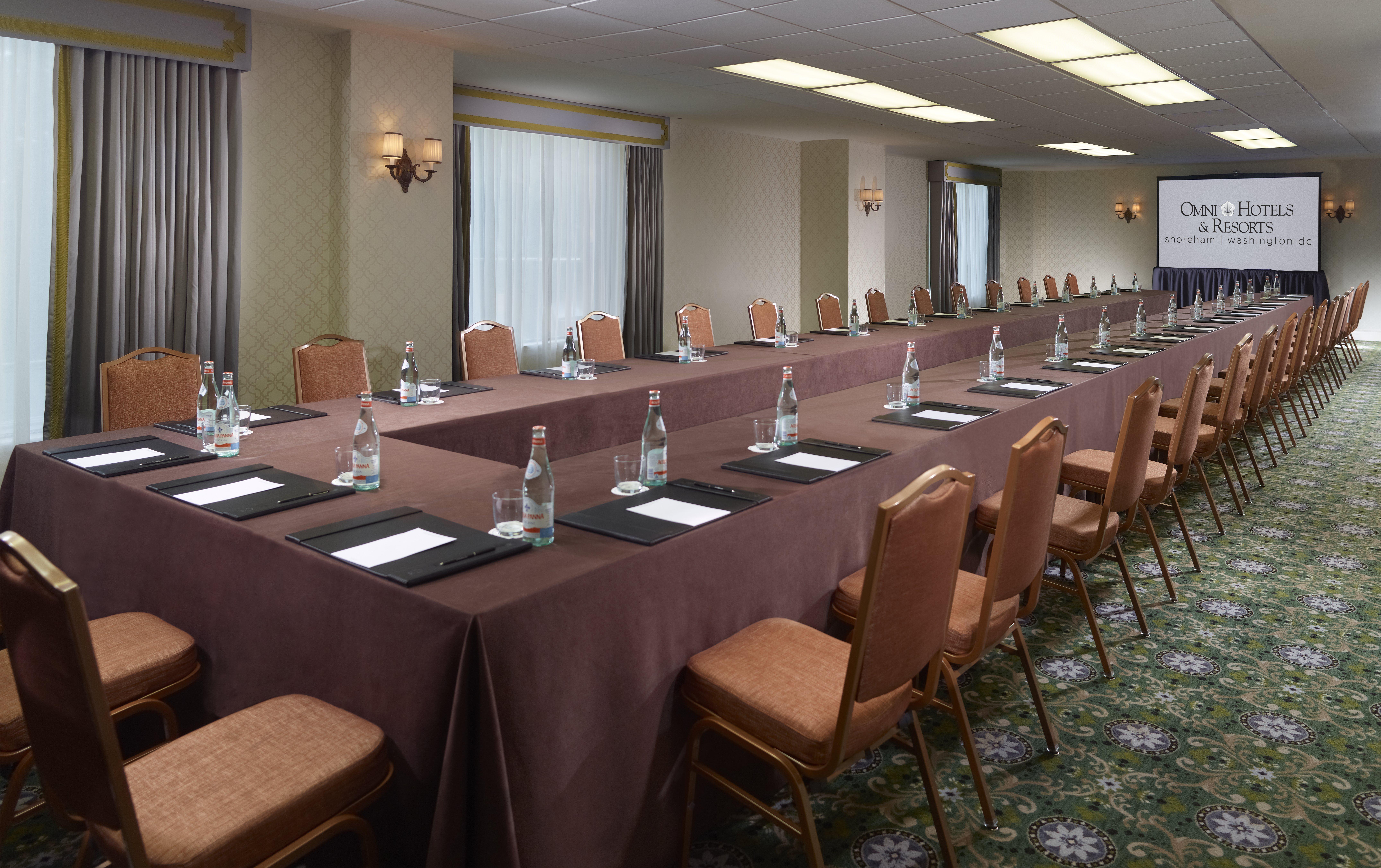 Hotel Omni Shoreham 4*