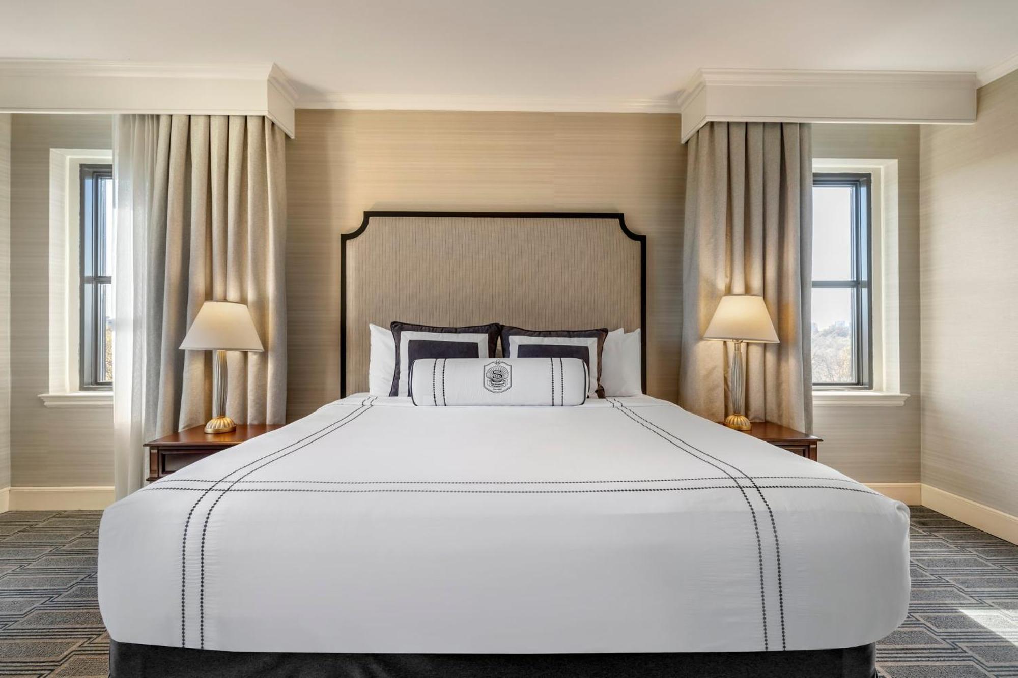 Omni Shoreham Hotel 4*