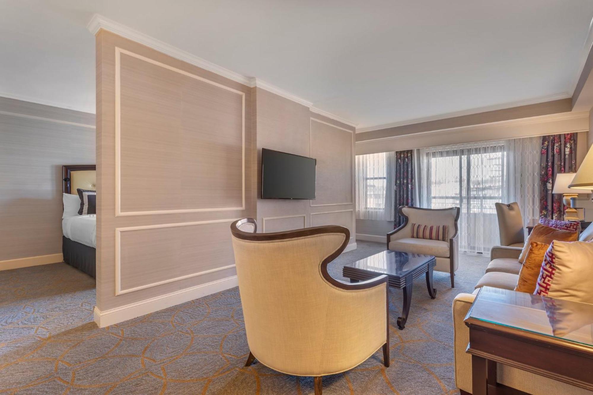 Hotel Omni Shoreham 4*